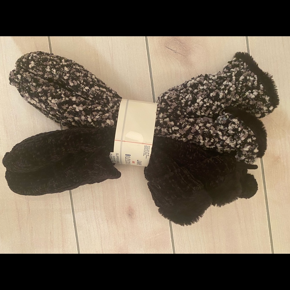 🔴Jan’s and Bleecker two pack socks. - Picture 2 of 4